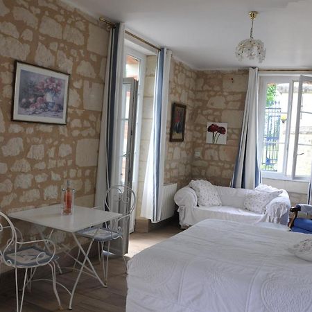 Petite Maison Des Roses - Gite 2 Personnes Brain-sur-Allonnes Exterior foto